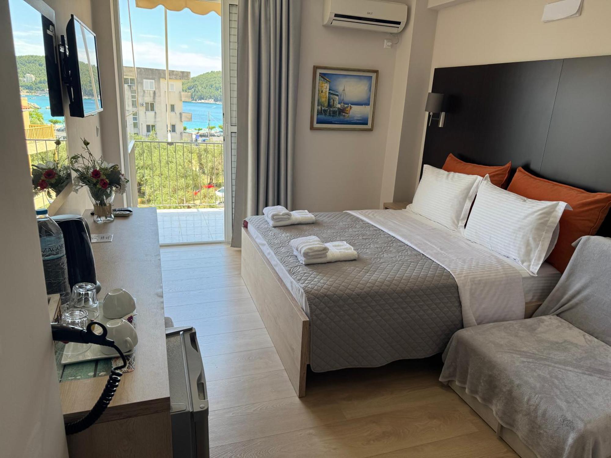 George Hotel Rooms&Suites Himare Exterior photo