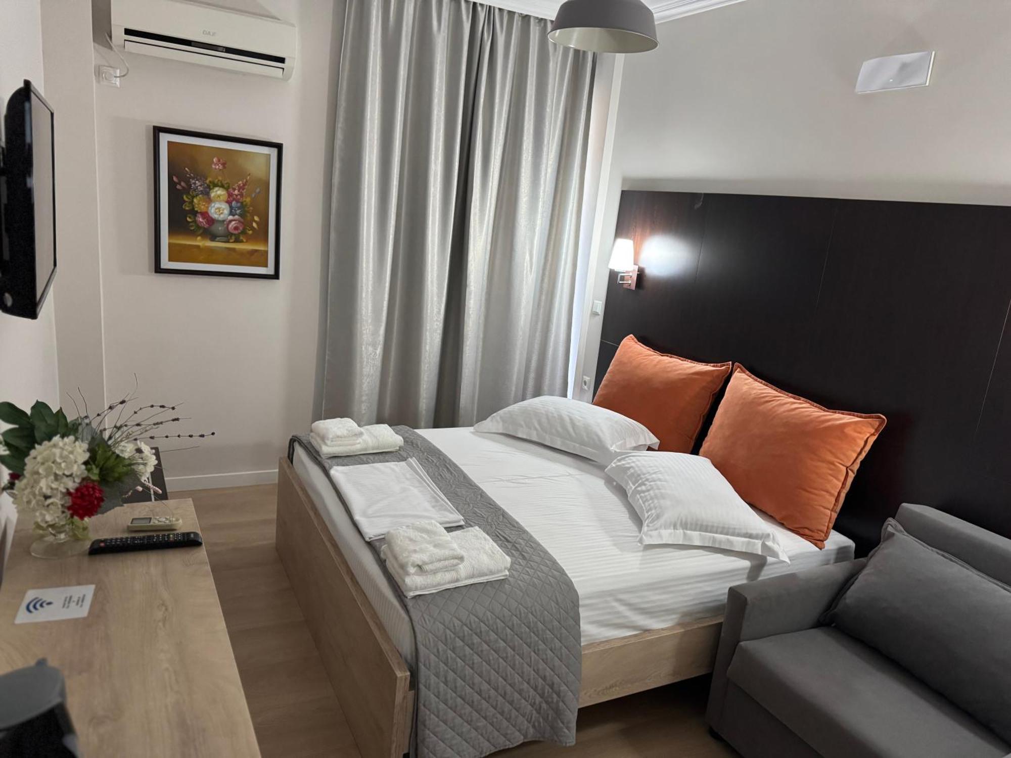 George Hotel Rooms&Suites Himare Exterior photo