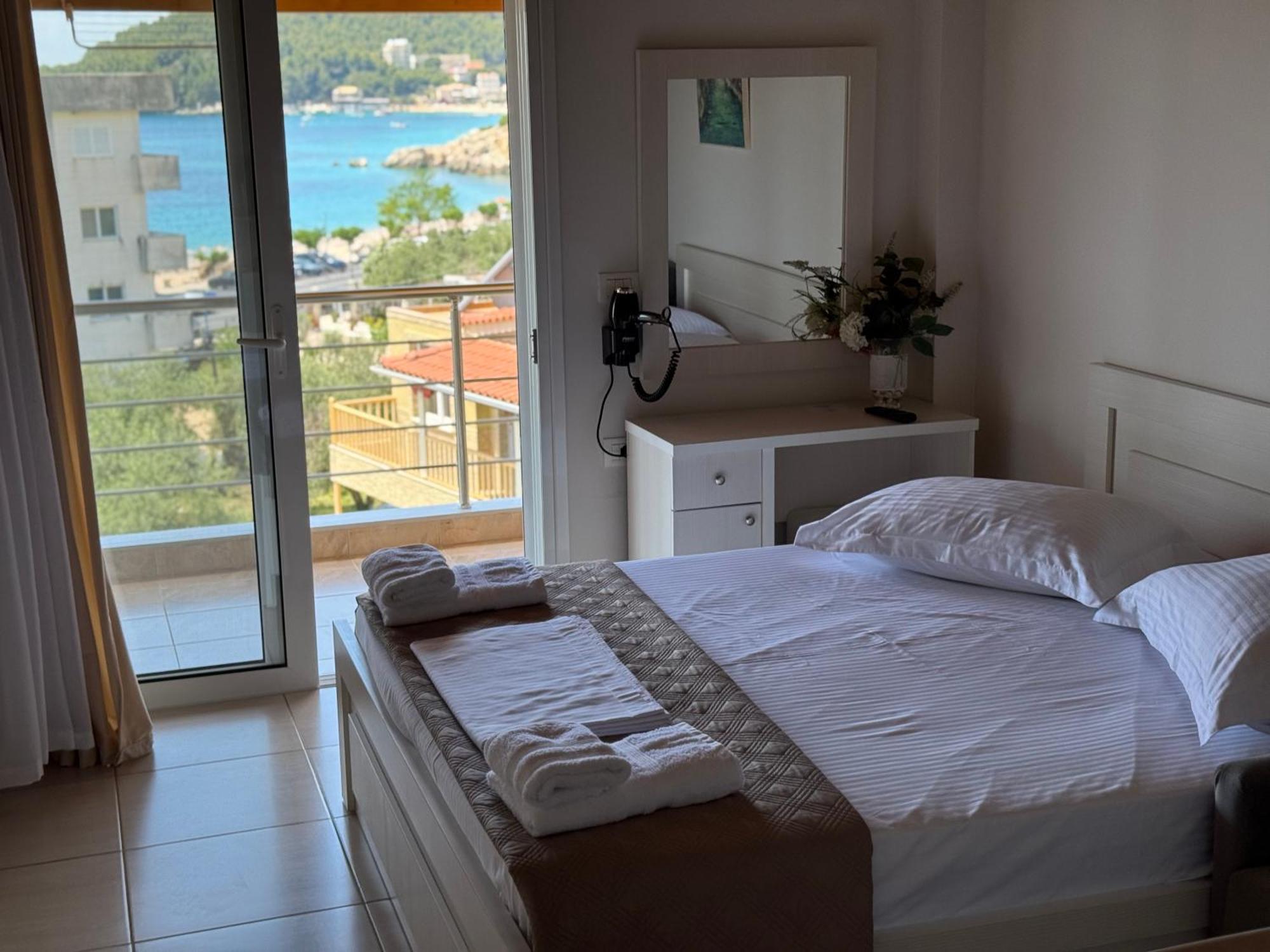 George Hotel Rooms&Suites Himare Exterior photo
