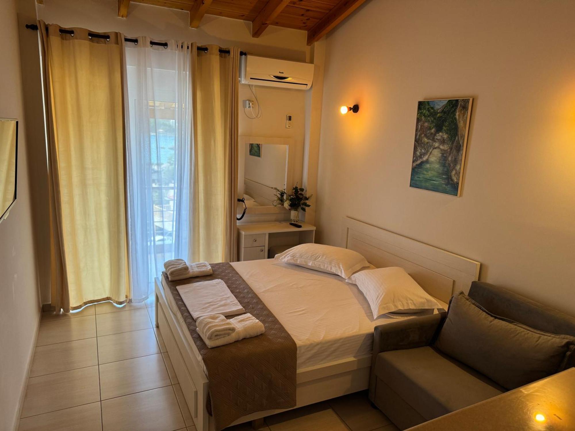 George Hotel Rooms&Suites Himare Exterior photo