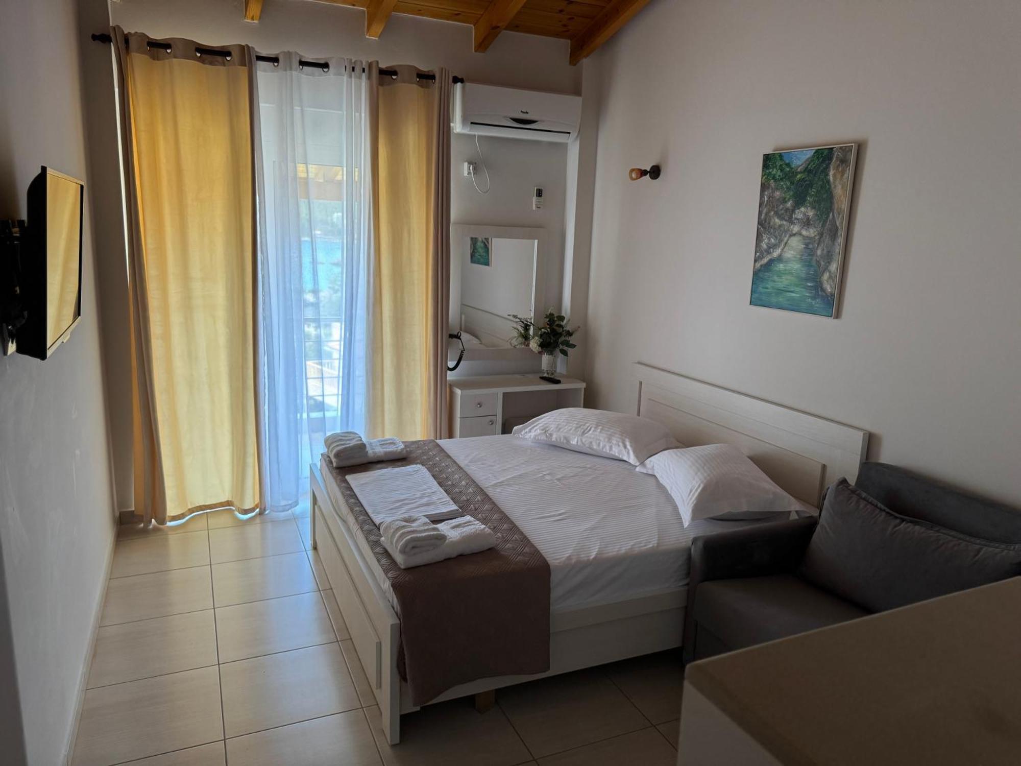 George Hotel Rooms&Suites Himare Exterior photo