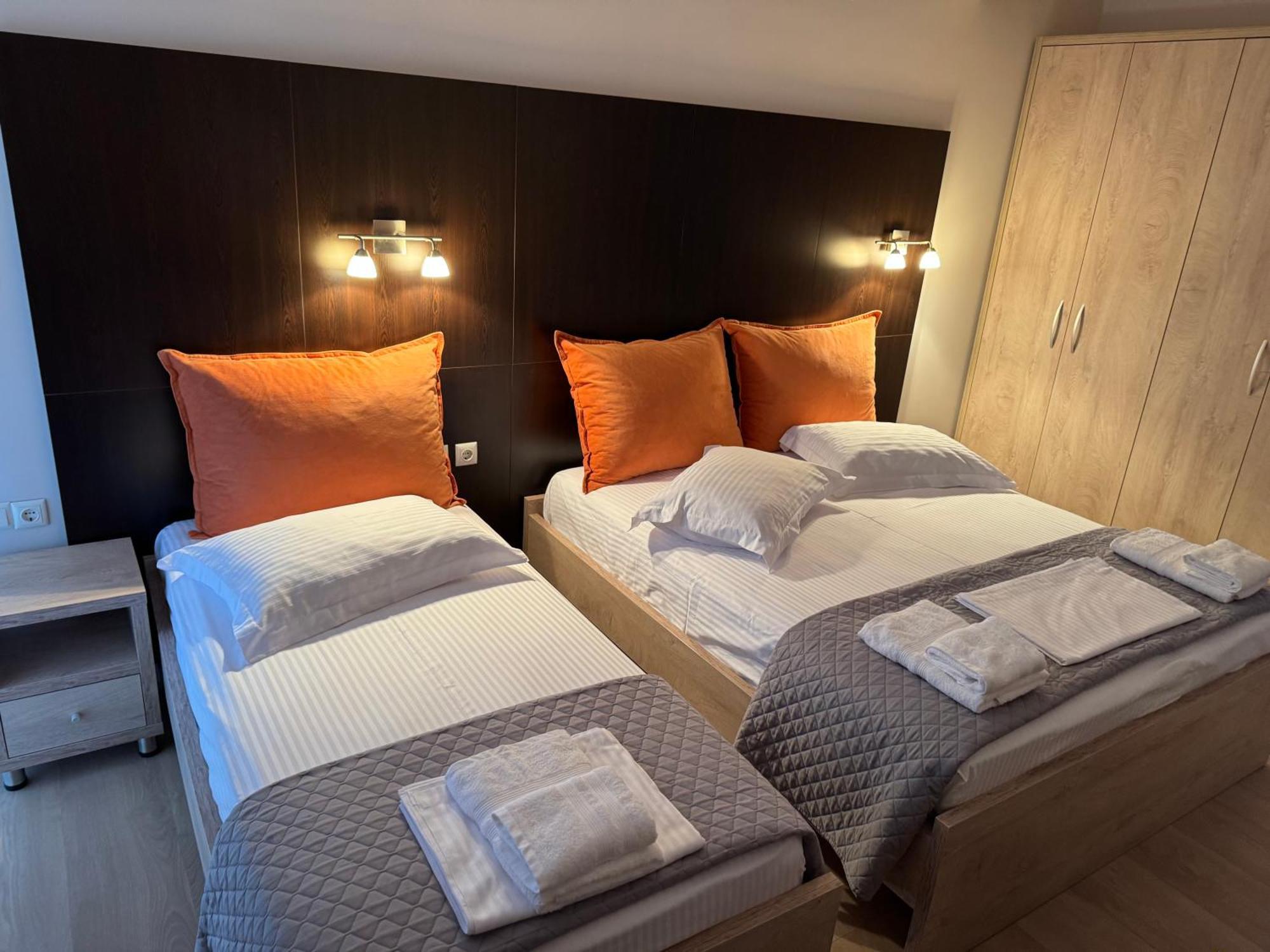 George Hotel Rooms&Suites Himare Exterior photo