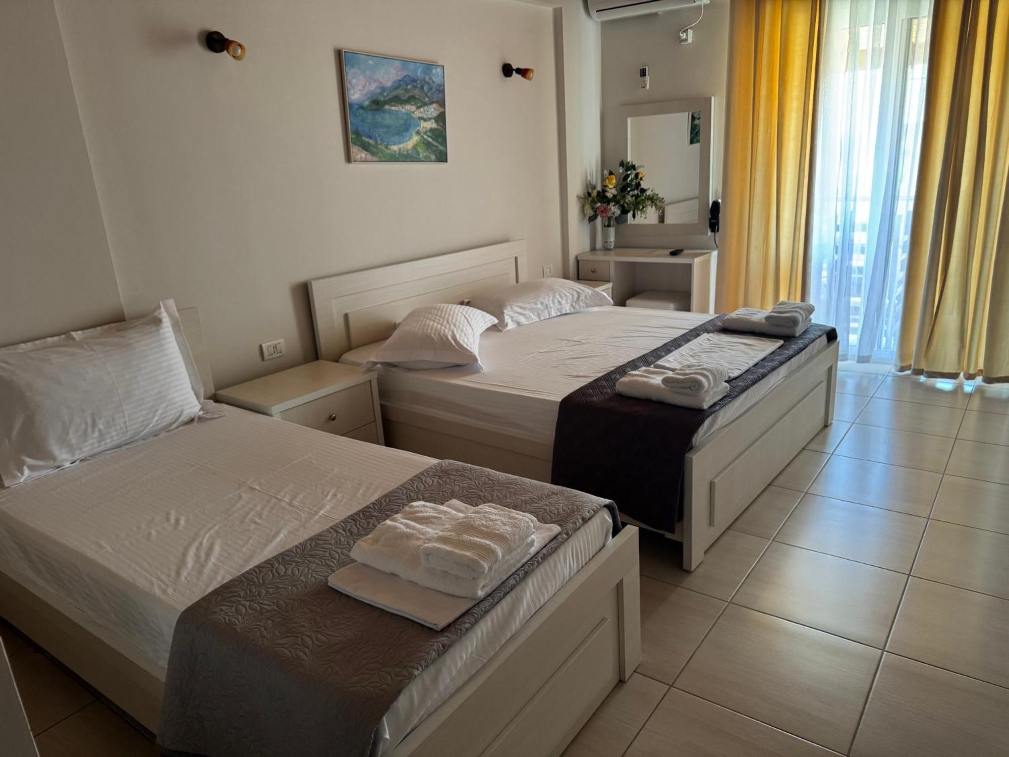George Hotel Rooms&Suites Himare Exterior photo
