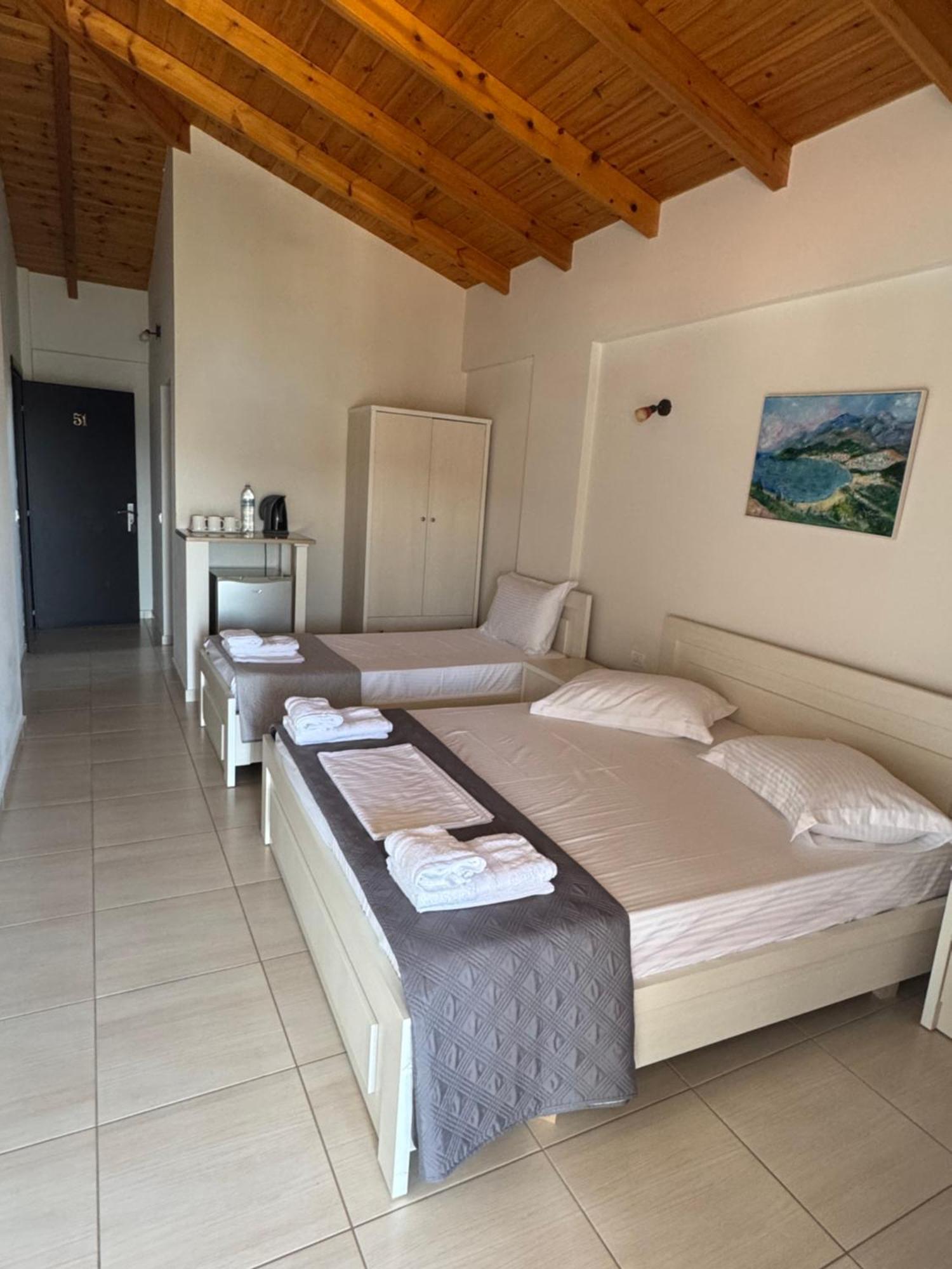 George Hotel Rooms&Suites Himare Exterior photo
